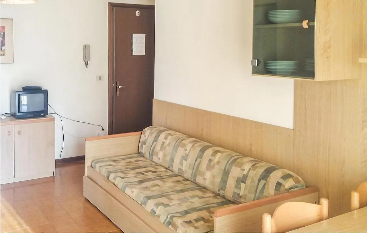 1 Bedroom Awesome Apartment In بيبيوني