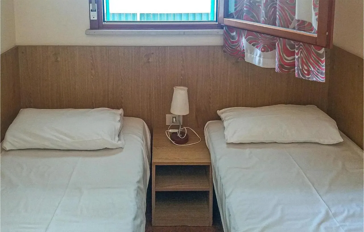 1 Bedroom Awesome Apartment In بيبيوني